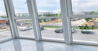 Панорамное остекление балкона Инта цена от 11 тыс. руб. м/п.